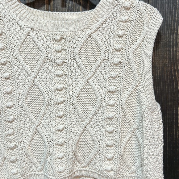 Zara Cropped Sweater Vest S Cream Ivory Cable Knit Popcorn Chunky Fall Preppy - Picture 3 of 7